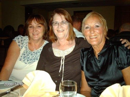 Mum with Helen and Nancy