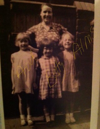 Nana, Alma and Audrey  with gran 🥰