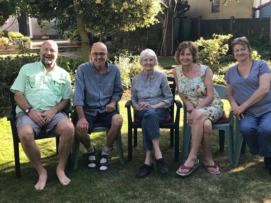 Derek, Bill, Mum, Clare and Lorna 2018