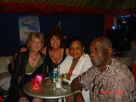 Barb, Peg, Norma & Horace Clarke, J&B, MoBay 2007
