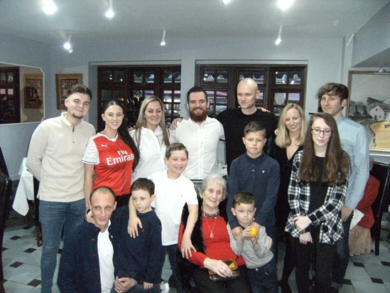 Mum with grandchildren and great grandchildren 