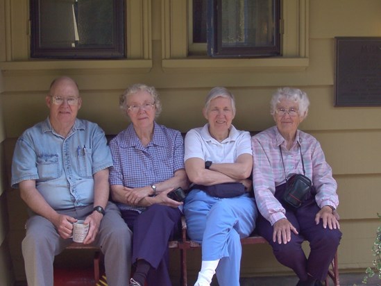 Four cousins at Menucha 2001 - Tom Acheson, Mary Libby, Helen Wolfhagen, Josephine Ayers