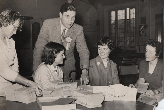 1959 Labour party committee rooms.  Left to right... Rene Morris, Moira Clark, Stan Newens, Pat Hall, Joyce Pilcher. 
