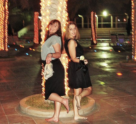 Larking about with TJ in Dubai 2008