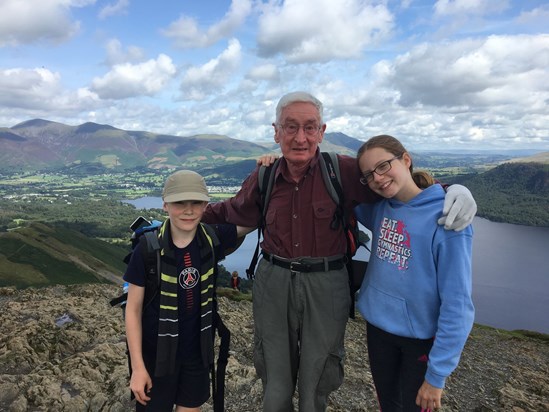 Geo with his grandchildren Sophie and Charlie on Catbells in Aug 2019