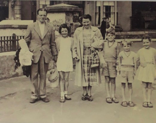 Left to right: Diane’s dad Cecil, sister Tonia, mum Ruby, brother Billy, brother Ron and Diane