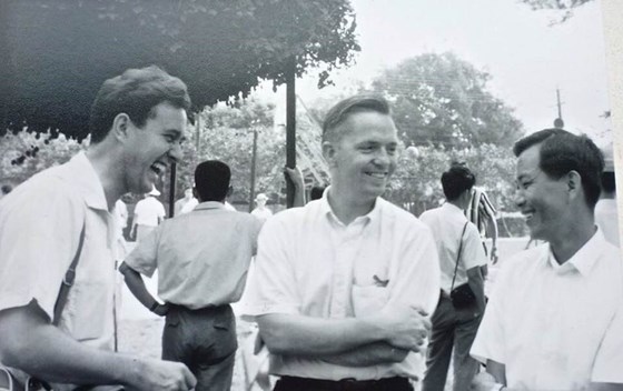 90243219 10206365385129165 8162391909310922752 n  Walter Carruthers, Peyton Craighill and Andrew Kuo, June 1965 in Tainan, Taiwan