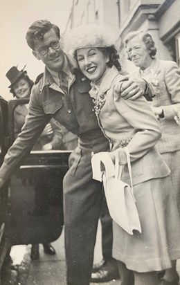 Tom and Dots wedding 17/08/1946