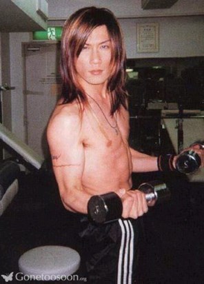 Kami working out (so cute) 