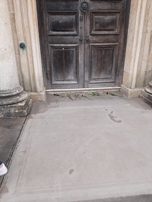 We laid roses for you dad at the main door of the longleat mansion for your birthday I so wish you were with us today instead of us doing it as a tribute to you. Love and miss you so very much xxxxx