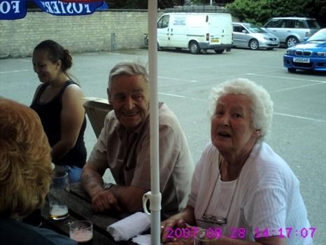 uncle frank and auntie june - mums 60th (2)