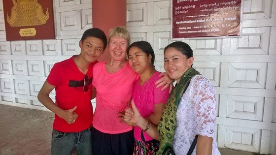 Myanmar March 2018, meeting some Burmese locals, Myanansankyaw Golden Palace.