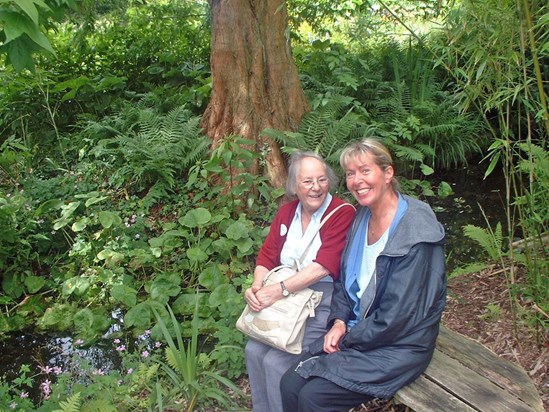 Anne at Beth Chatto gardens on LCHS day trip, June 2007