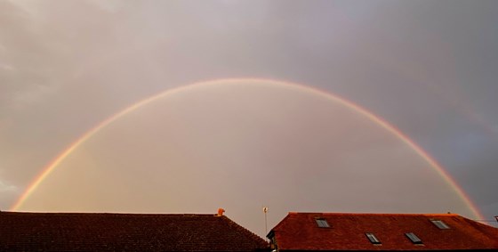 The Rainbow in full over Old Conna Barn, 9/10/2020