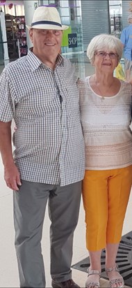  Adorable Mum & Dad on holiday