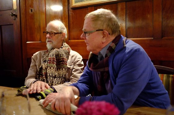 Warming up with friends and a drink in a Stoke Newington pub after an Afternoon walk in Abney Park – 17th November 2018.