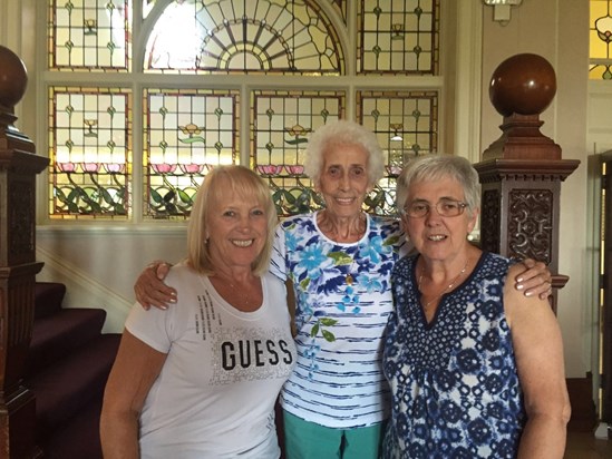 Aunty Sylivia and her sisters presidiums memories in this photo 🥰