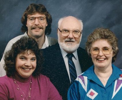 1990 (estimate) family pic