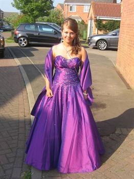 The most beautiful girl at the prom 09 xx xx