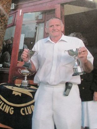 Dave win playing for Hailsham bowls club 