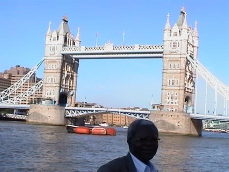 At London Bridge, '06