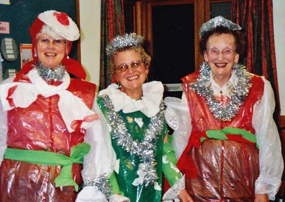 Farnborough Clockhouse Towns Women's Guild: Iris with  Pam & Edna 2006