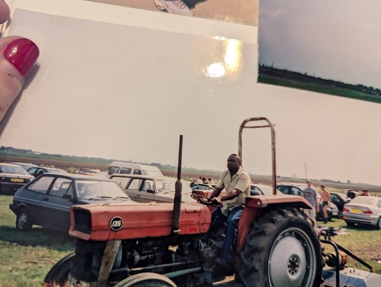 Tractor Gal x