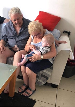 Here is a picture of my granddad with his great grandson. I am so glad you got to meat each other! I wish we knew each other better granddad I love you! Xxx