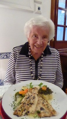 Mary and meal at the Casa Portuguesa, 22nd May 2019