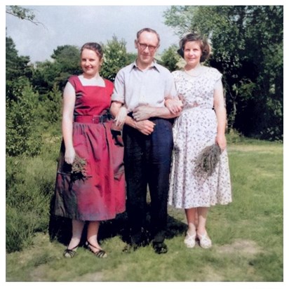 Cath with her Dad & Mum, Albert & Catherine