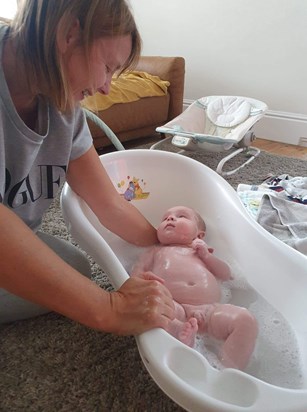 Splish splash Coby’s taking a bath 🛁 