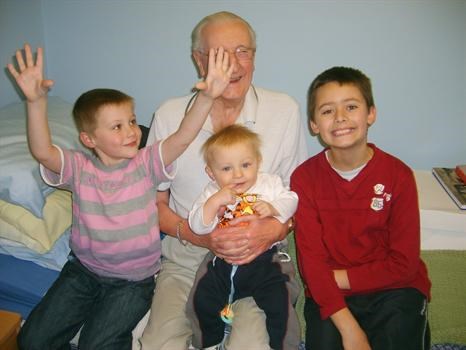 Alfie, Grandad Norman, Freddie and Cameron Dec 07
