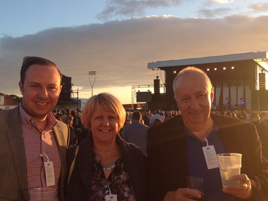 Nick’s 60th at the races with Simply Red