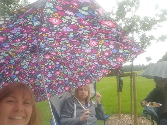 A dop of rain was not going to spoil our picnic at Hylands Park 