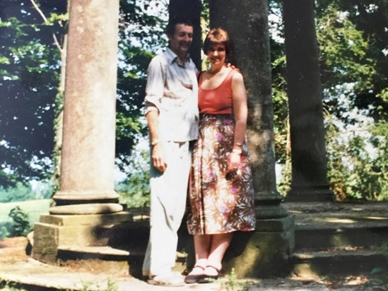 Young love at the Rotunda, Halswell Park, Goathurst