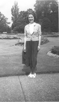 Mum in Abbey Park, Leicester