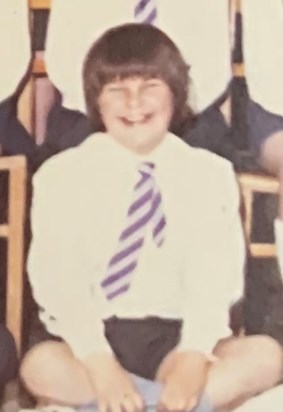 Thames Road School - Year 6 photo! Young Simon.