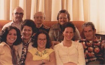 Ben, his mother, sister Cotty, Heather, Gail, Melanie, Michele and brother-in-law Jim, Christmas 197