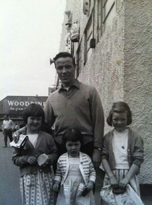 Mo with her Dad and Sisters - Joanie & Helen