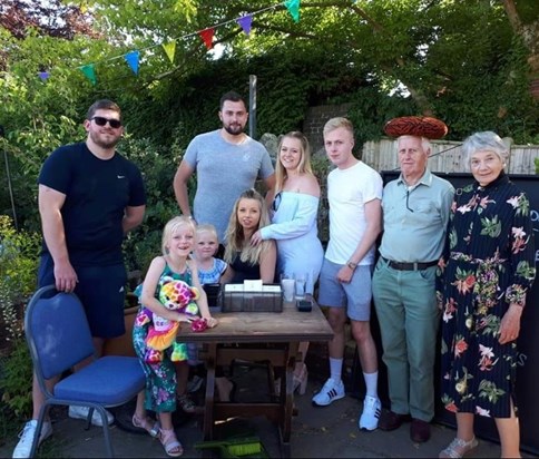 Rotherfield Fete 2018 Anne & Ken with the Lambert grandchildren and great grandchildren