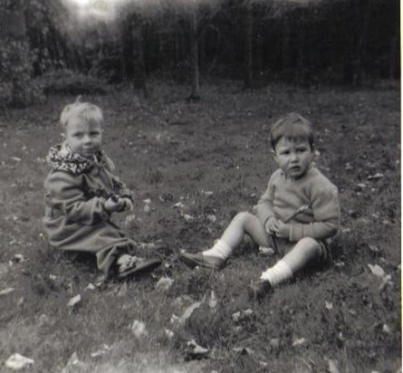 My lovely funny cousin Steve left and Me Garry Allam Right abt 1960. . 