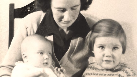 Shirley   with her mum (Nora) and brother (Eric)