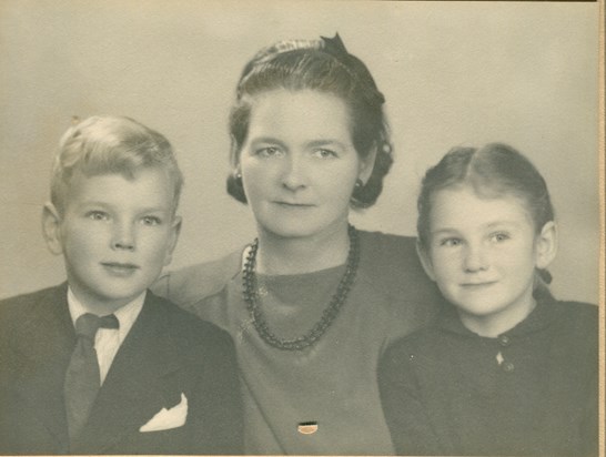 Michael (brother), Muriel (mother) and Barbara