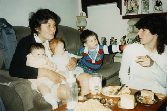 Sylvia with her granddaughters, Joni and Sabrina; Grandson, Joe; and Daughter, Georgina. 