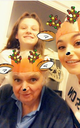 Sienna George & Demi. Always having fun at Christmas 