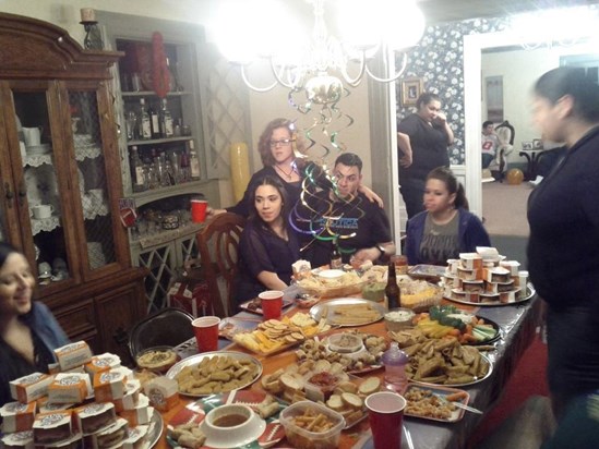 Last years Thanksgiving 2012 dinner was difficult too cuz dad wasnt here either :( 