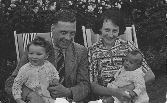 Mary, Frank, Eleanor and Jill Stent - 1940