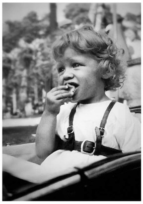 Jill with her sticky bun, early 1940s