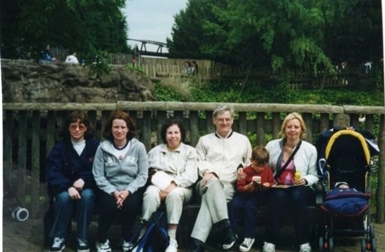 Heather, Julie, Joan, Vic, Matty, Amanda and Jack at Alton Towers (2001)