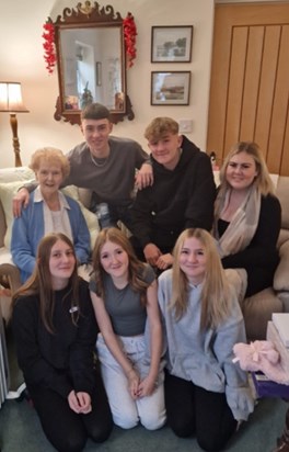 Jeannie’s Great Grandchildren some not here that day.. very loved by her ❤️